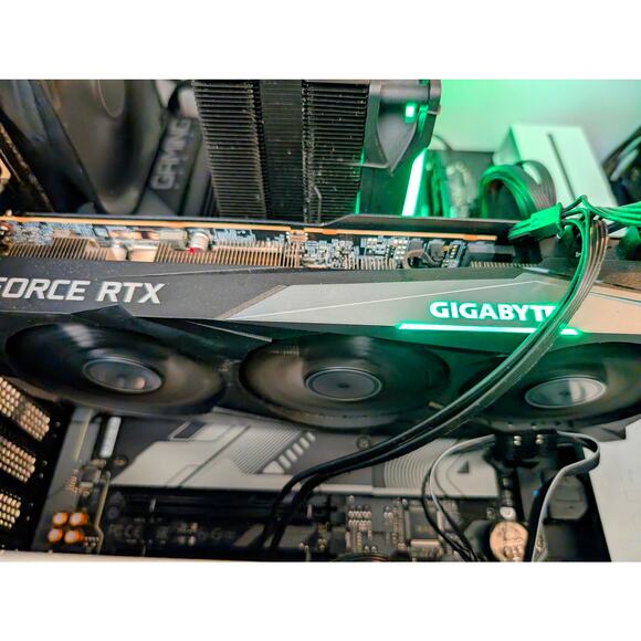 Nvidia GIGABYTE Gaming OC RTX 3070 8GB Graphics Card Video - Picture 3 of 10